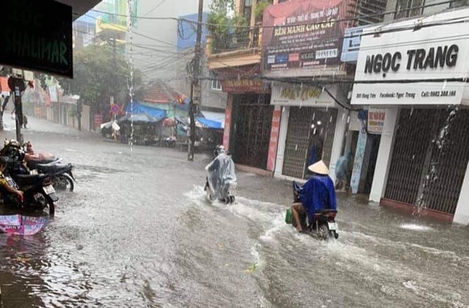 Ngap ung tai cac thanh pho do mua lon