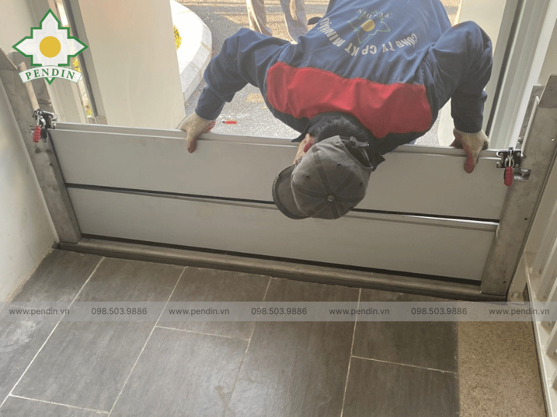 Cửa chống ngập có thể tái sử dụng không? Hướng dẫn tháo lắp và bảo quản đúng chuẩn 2 Ban sao ux cua chong ngap
