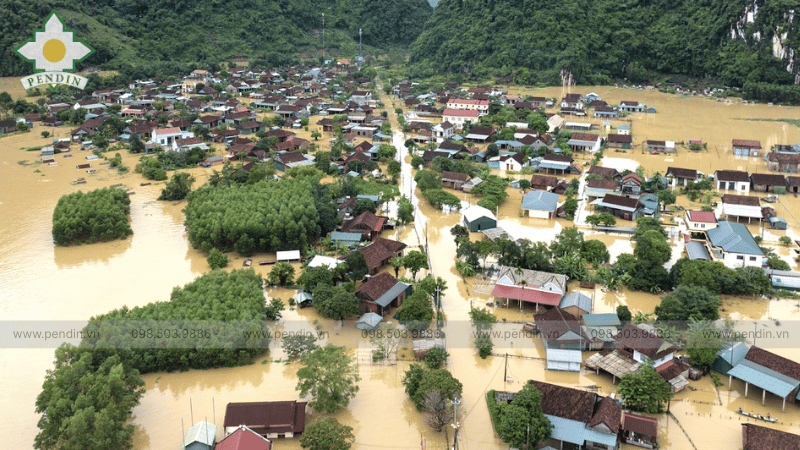 Hình ảnh ngập lụt các các khu vực nội đô và ven sông miền Trung