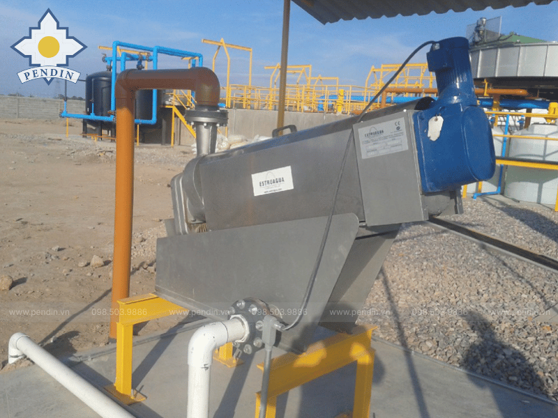 Máy vớt rác tĩnh kết hợp ép bùn trục vít