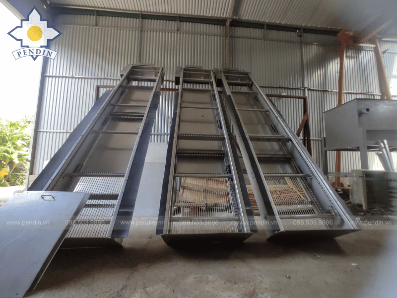 Máy vớt rác lược cào