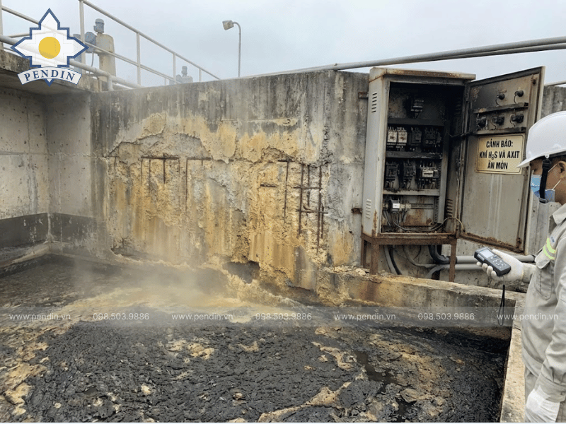 váng tích tụ bể xử lý