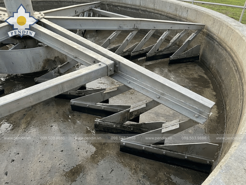 Cánh tay cào và Lưỡi gạt