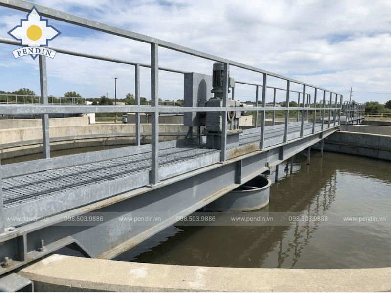 Cầu công tác cố định