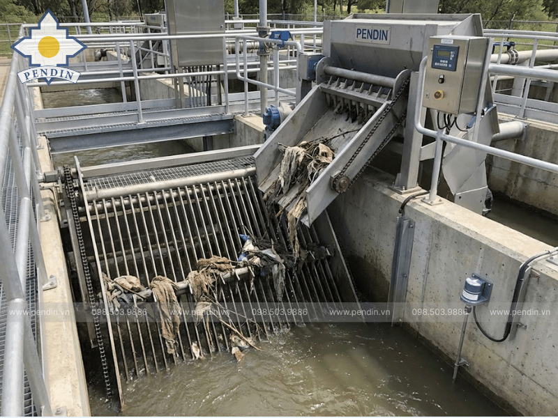 Máy vớt rác lược cào giải pháp tối ưu hoá cho công đoạn xử lý rác thô