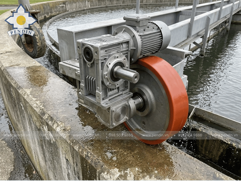 Yếu tố thứ ba, ảnh hưởng đến giá chính là hệ thống truyền động