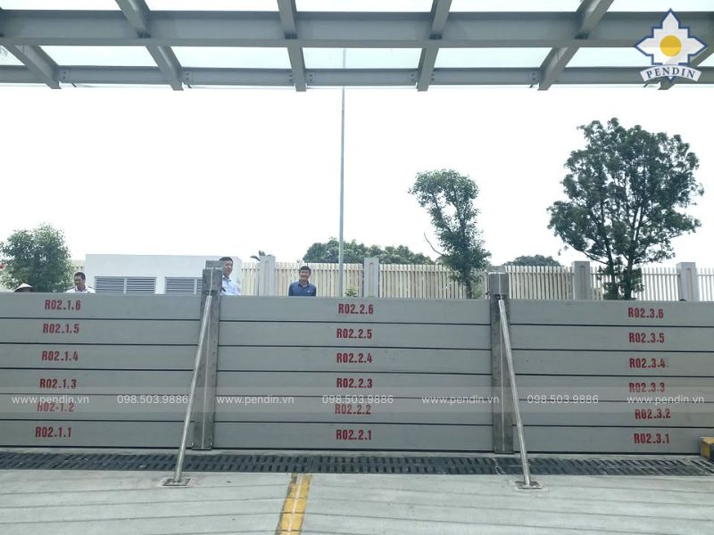 Pendin lắp đặt cửa chống ngập tại KCN