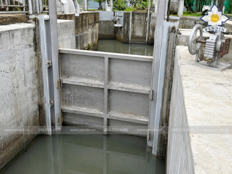 cửa phai hoặc stoplog dùng để chủ động cô lập dòng nước