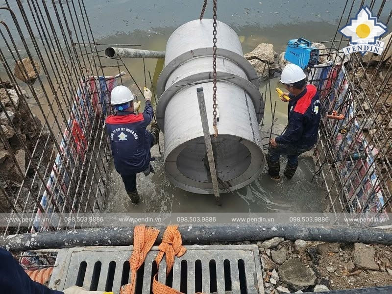 ống lồng bơm, giếng giả và cụm máy bơm